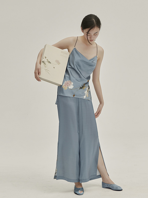 Classic Chinese style slip-on two-piece pajamas-YiYi-HW102201